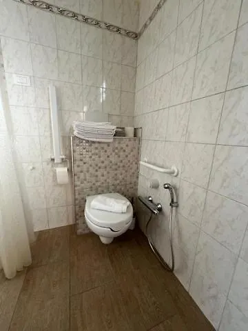 Konukevi Ca' Nadia 3*